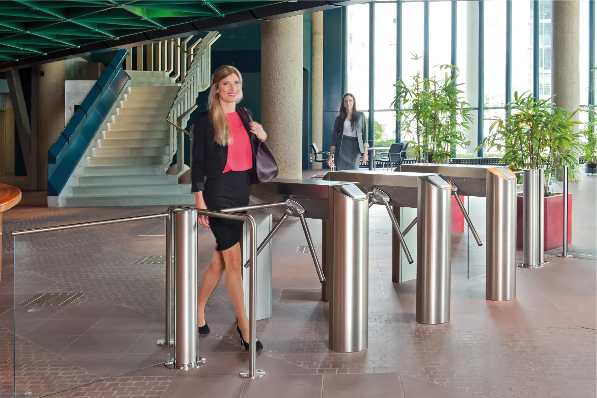 Qualifizierte Zugangskontrolle für Eingänge im Innenbereich