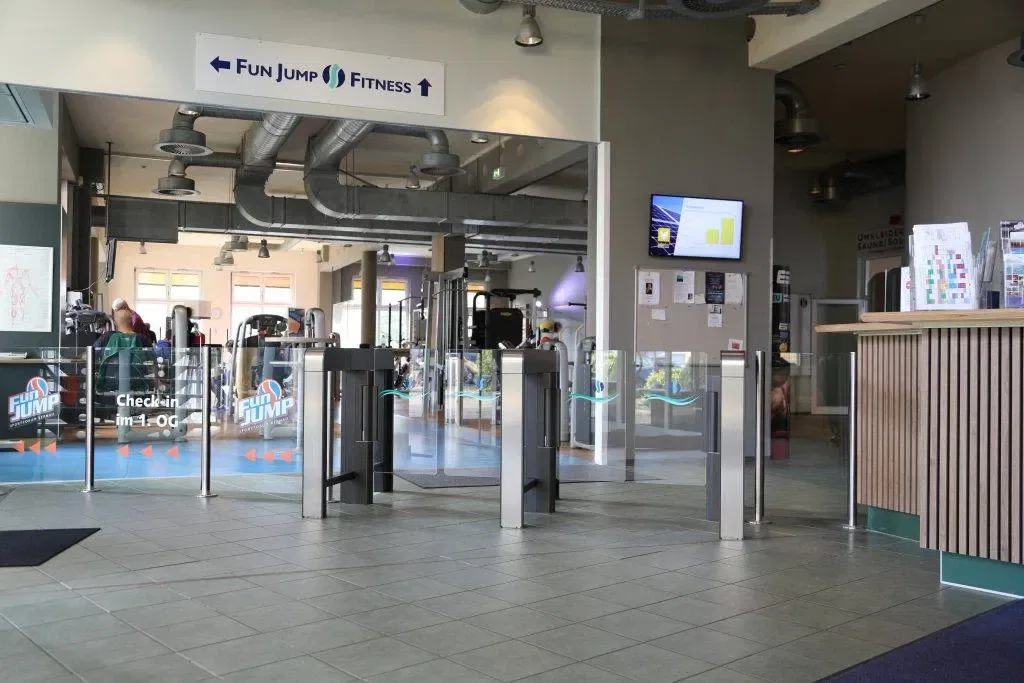 Halbhohe Speedgates für beaufsichtigte Bereiche mit gehobenem Anspruch